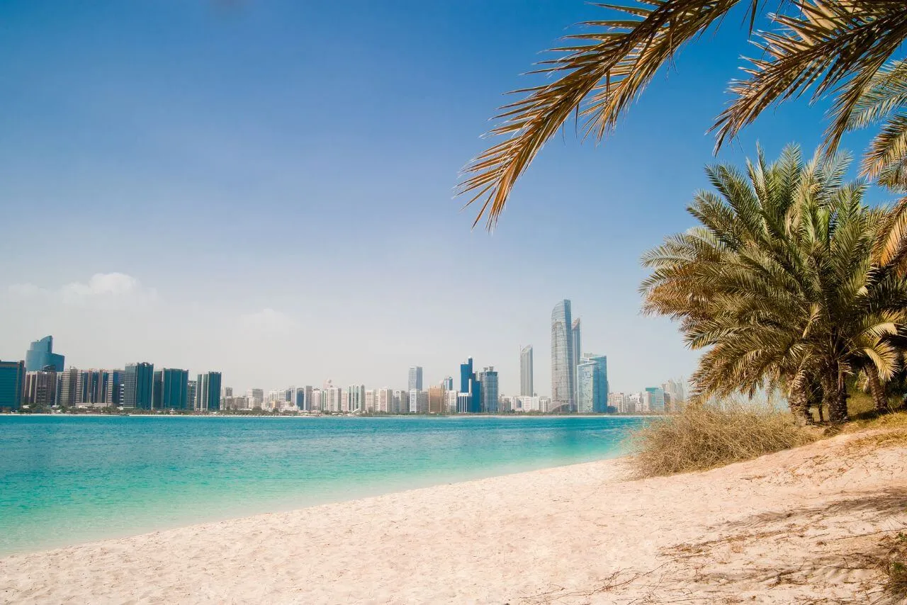 Guide to Dubai Beaches: Where to Swim, Relax and Explore 4 Guide to Dubai Beaches