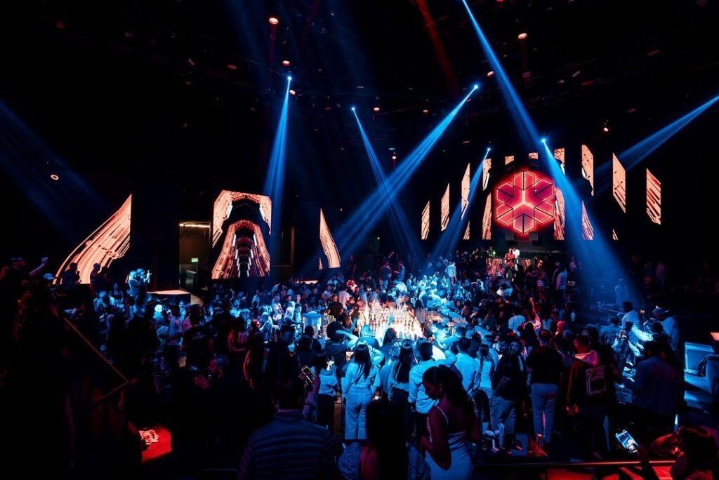 Dine-in option available in Yas Bay, Yas Island, Abu Dhabi 19 White Abu Dhabi