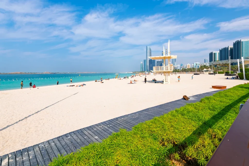 15 Amazing Free Things to Do in Abu Dhabi Without Spending a Dirham! 4 Corniche Public Beach