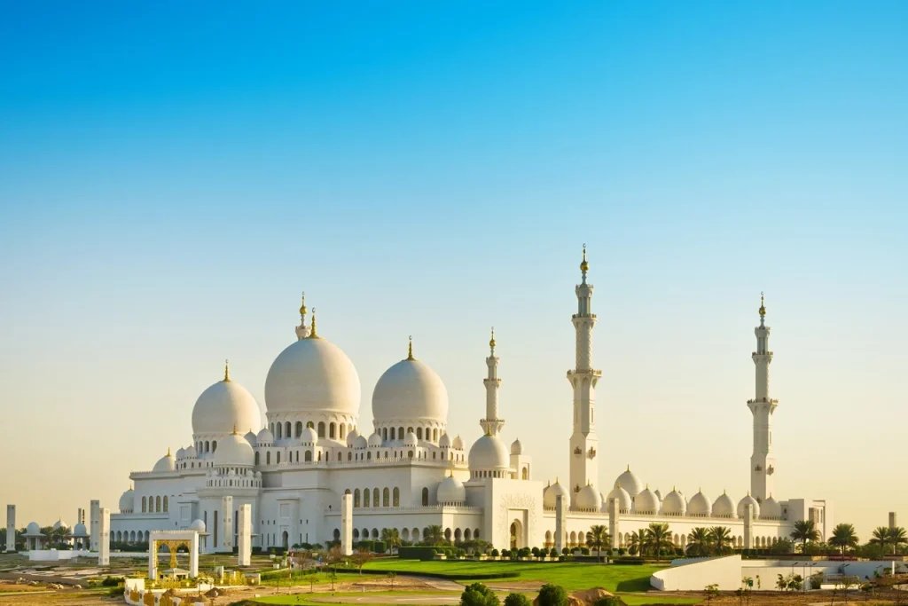 15 Amazing Free Things to Do in Abu Dhabi Without Spending a Dirham! 1 Sheikh Zayed Grand Mosque