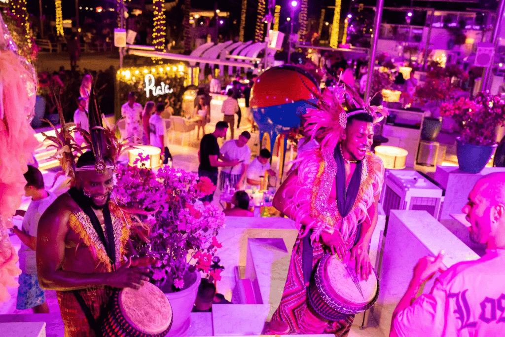 Best 60 Outdoor Restaurants in Dubai for Scenic Dining 1 Praia