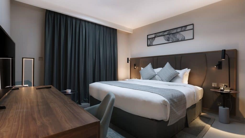 10 Best Budget Hotels in Sharjah Corniche for Affordable Stays 6 Holiday International Hotel