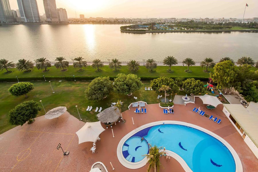 Hotel Holiday International