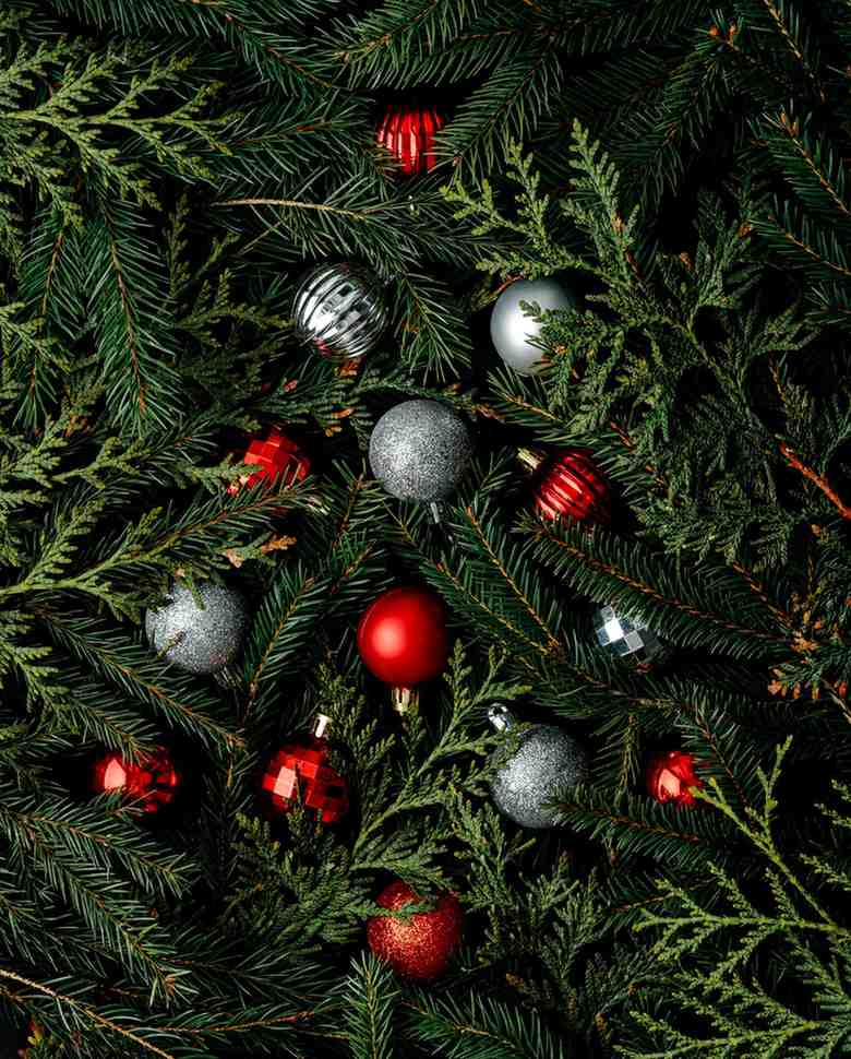 Top Christmas Movies to Stream on Emirates Flights from Dubai 2025 1 Christmas Movies to Stream on Emirates Flights