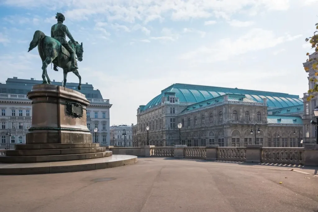 Travel to Dubai - Emirates Dubai to Vienna Flights (April 2026): Schedule, Booking, Refund, Rebooking & Tips for Passengers - Photo: vienna