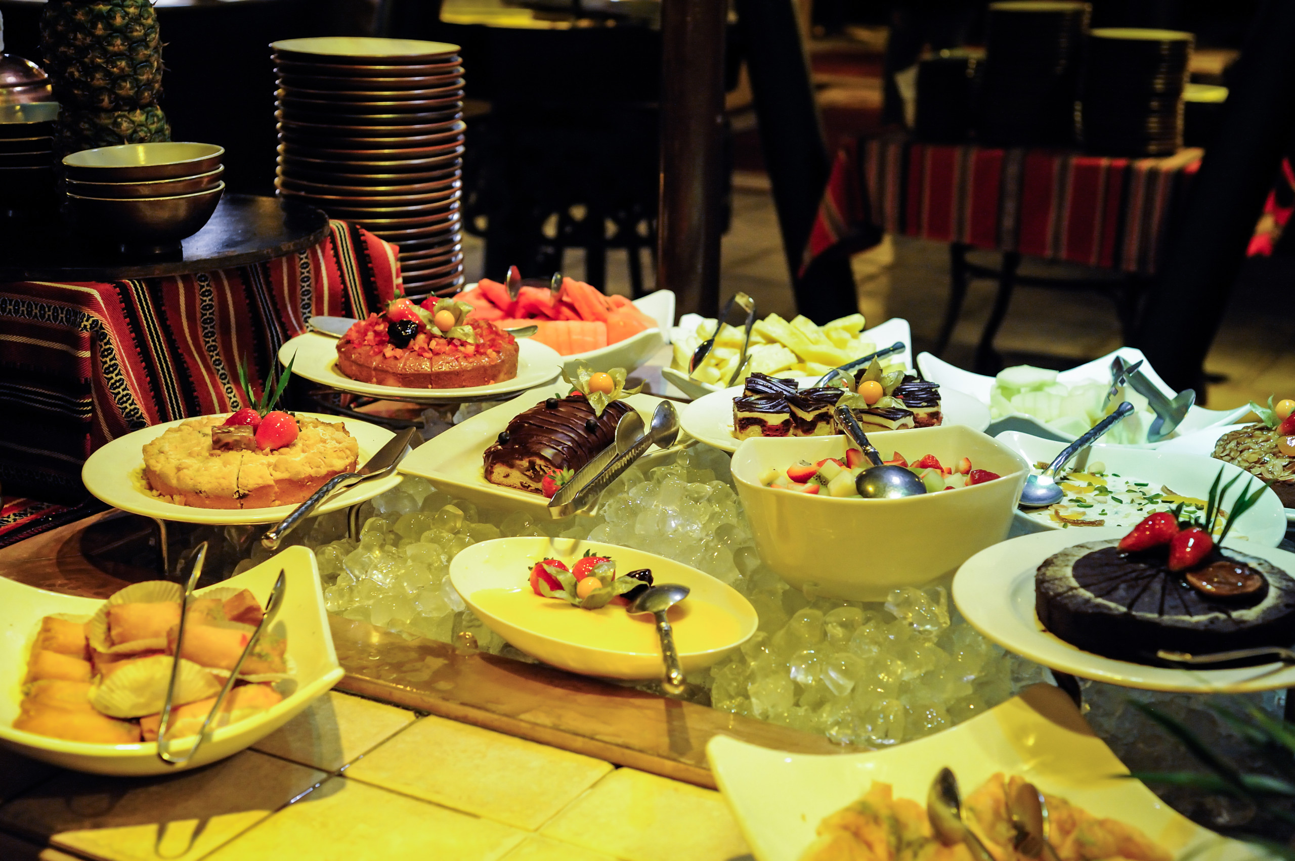 Best brunch Dubai 2026 — luxury hotel buffet spread with live stations