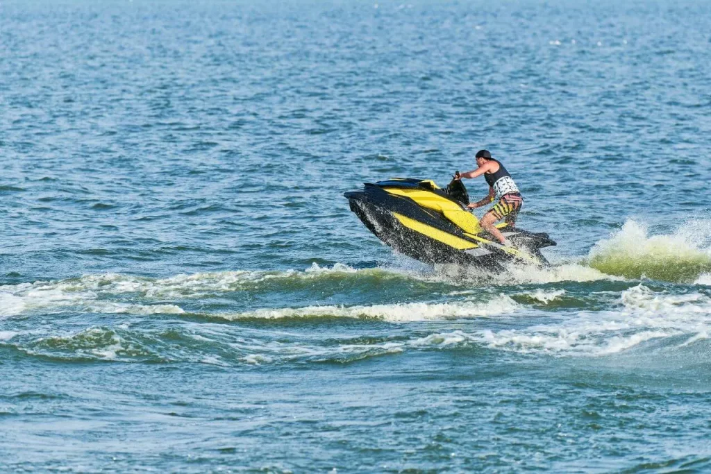 Best Summer Activities in Dubai: Jet Skiing, Kayaking, Paddleboarding and more 1 Jet Skiing - Summer Activities in Dubai