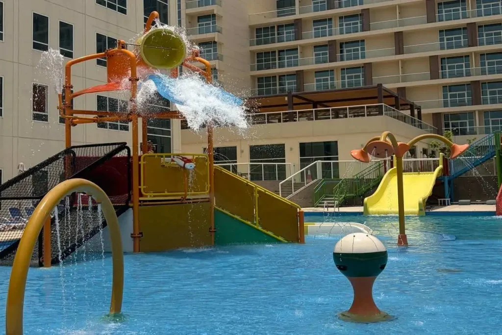 Travel to Dubai - Radisson Resort Ras Al Khaimah, Marjan Island: Review - Photo: Radisson Resort Ras Al Khaimah pool 1