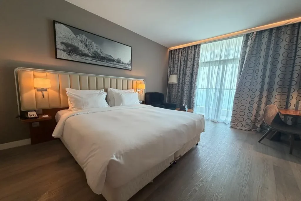 Travel to Dubai - Radisson Resort Ras Al Khaimah, Marjan Island: Review - Photo: Radisson Resort Ras Al Khaimah room