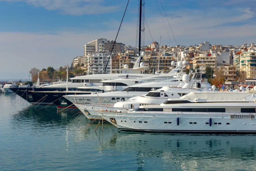 Best Summer Activities in Dubai: Jet Skiing, Kayaking, Paddleboarding and more 10 Yacht Cruises - Summer Activities in Dubai